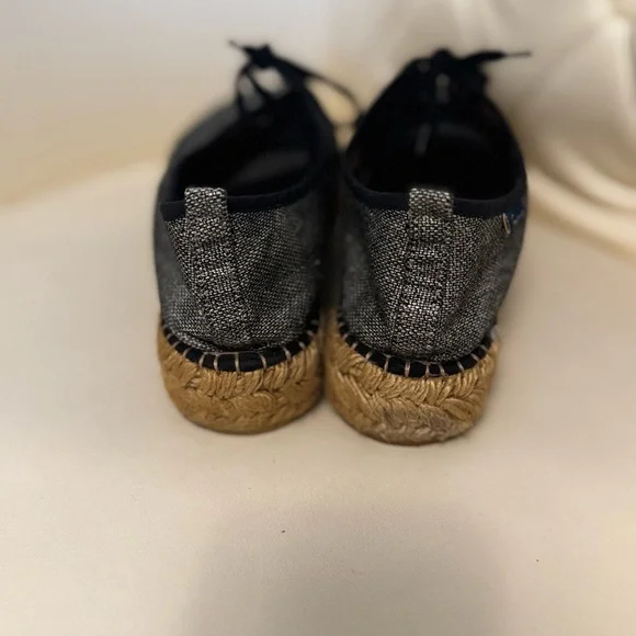 Gaimo Black and Gray Oxfords - Picture 6 of 8